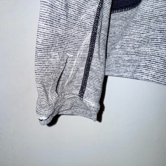 Lululemon Full Tilt Gray and Black Long Sleeve Top - Picture 6 of 10